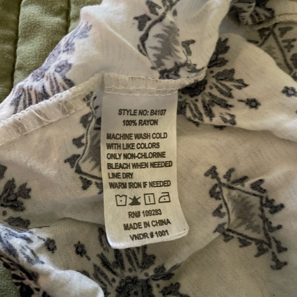 𝑃rinted Romper (𝕊𝔸𝕃𝔼) - Picture 12 of 13